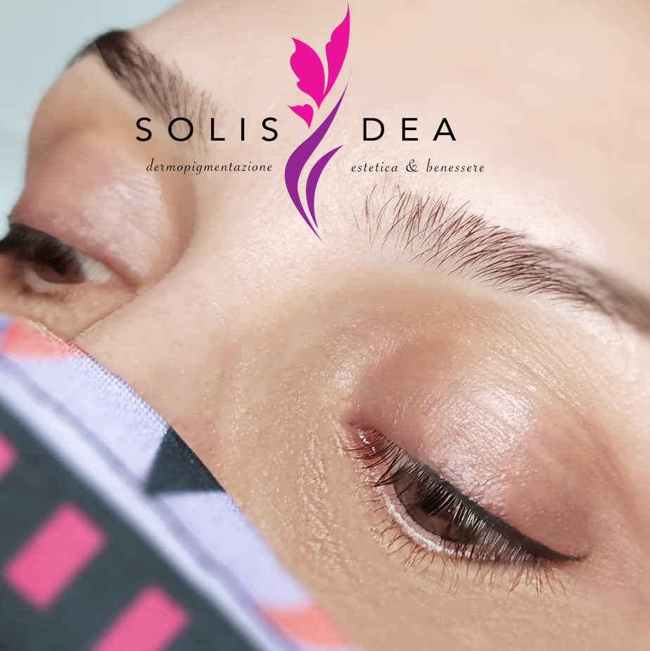 Scopri di piรน sull'articolo Eyeliner Semipermanente